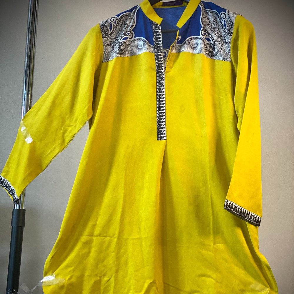 Pakistani KURTA / KAMEEZ